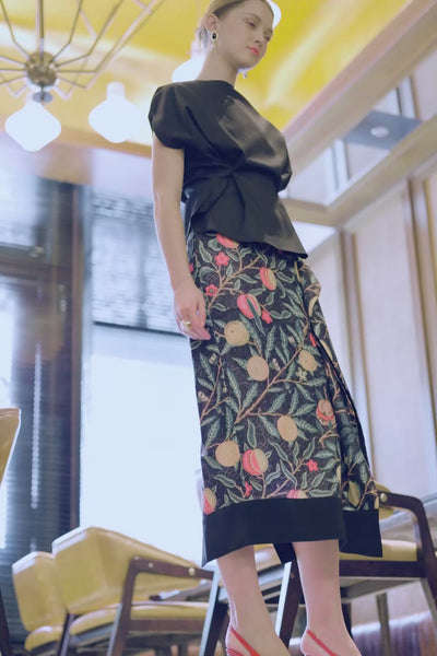 Video of Arrayed black Pomegranate ribbed midi skirt and adjustable black top details