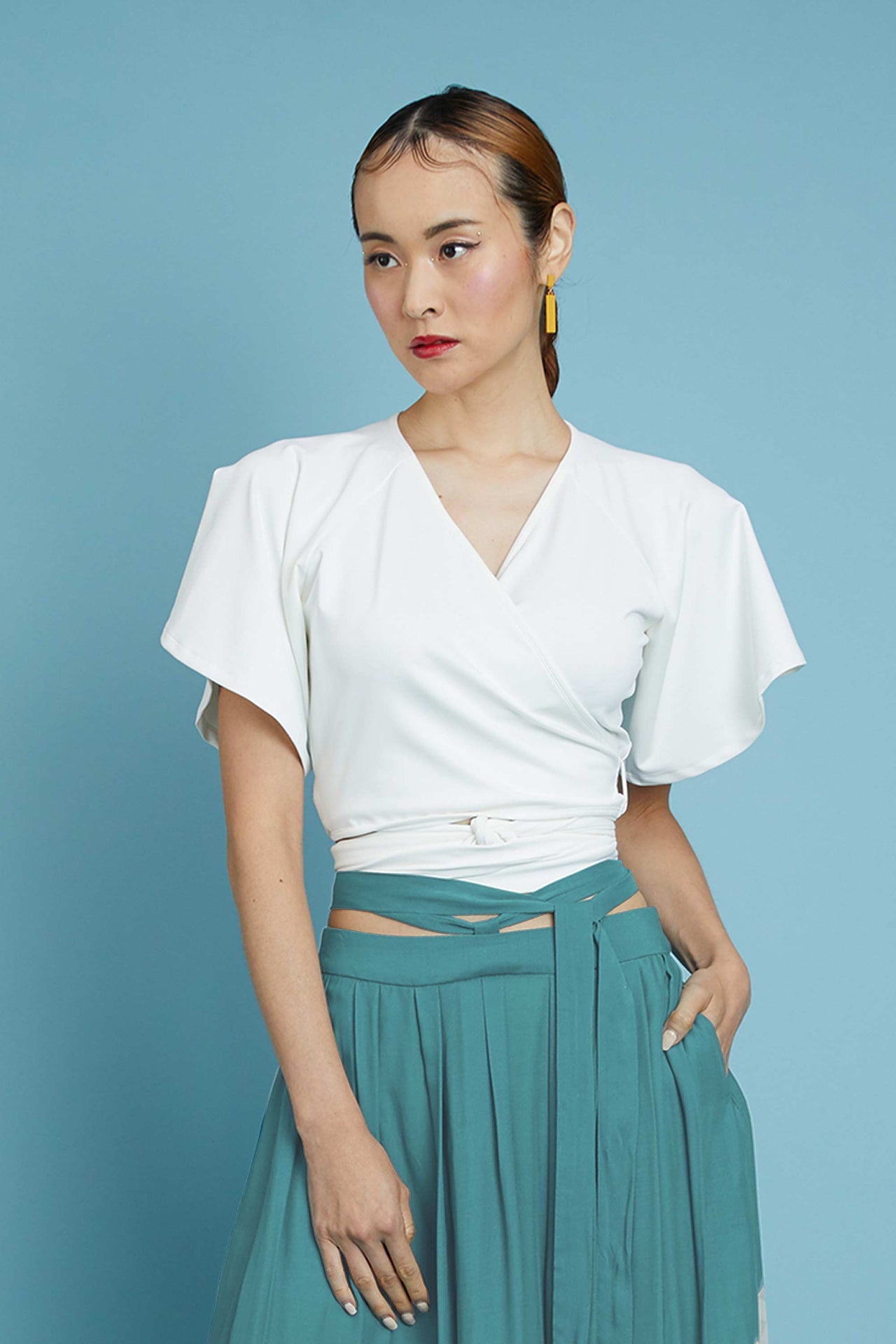 Flutter Sleeve Cropped Wrap Top (White)