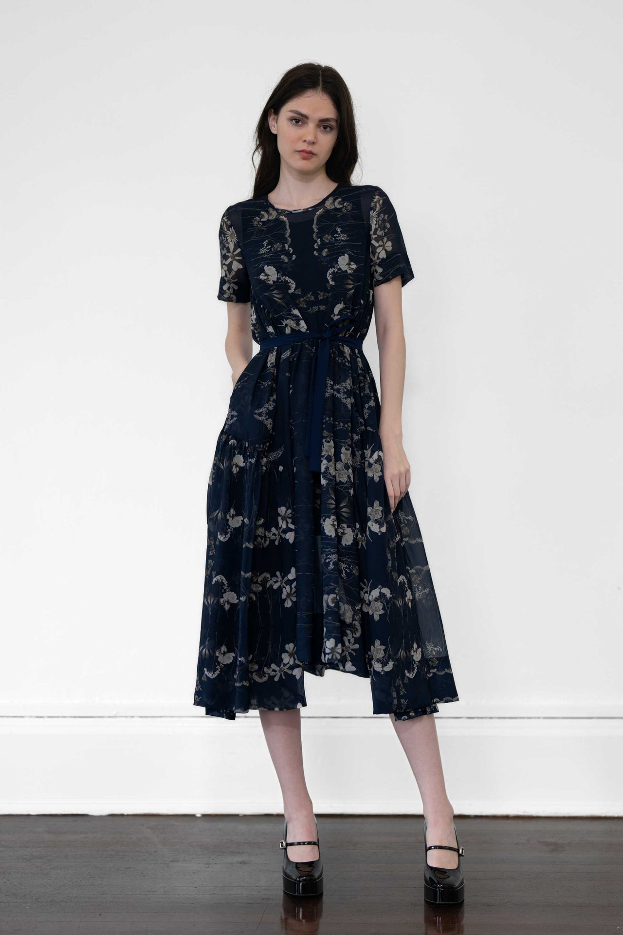 Short Sleeves Billowing Maxi Dress (Navy Wildflowers)