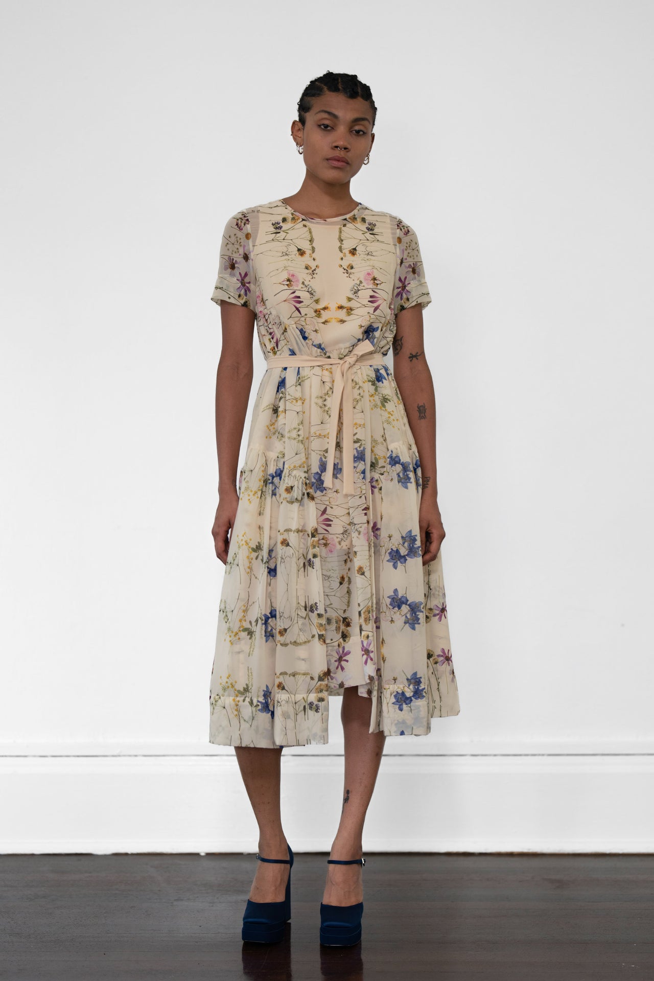 Short Sleeves Billowing Maxi Dress (Wildflowers)